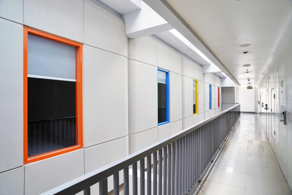 Pop! Hotel Tebet Jakarta Buitenkant foto