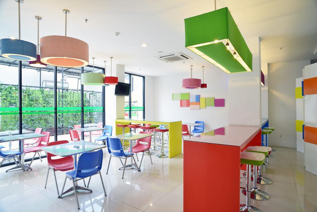 Pop! Hotel Tebet Jakarta Buitenkant foto