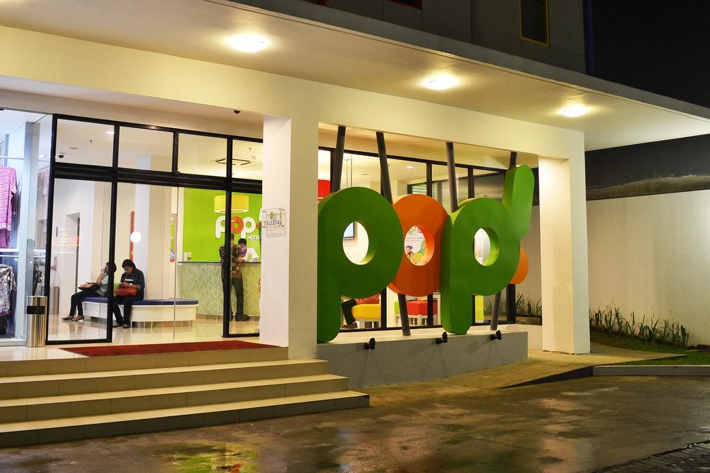 Pop! Hotel Tebet Jakarta Buitenkant foto