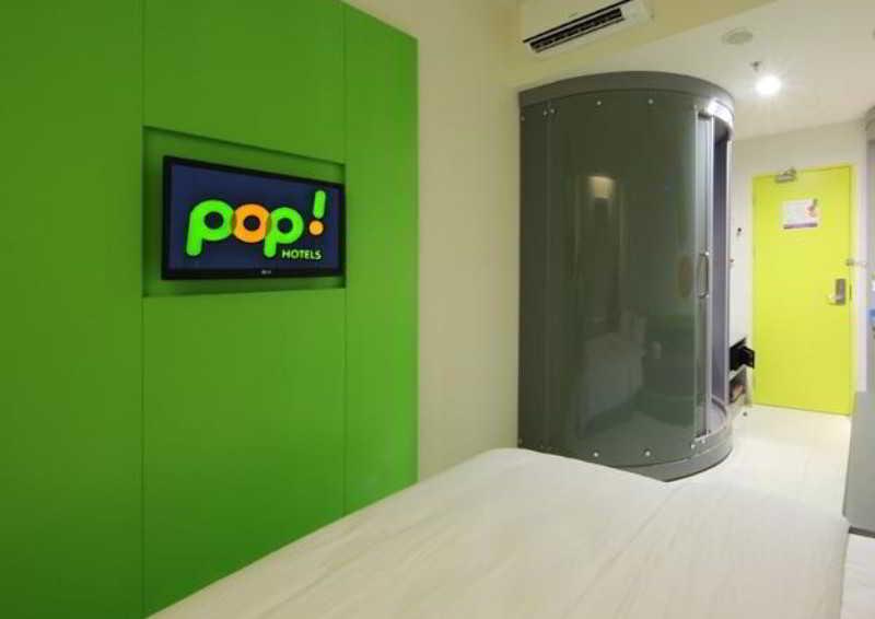 Pop! Hotel Tebet Jakarta Buitenkant foto